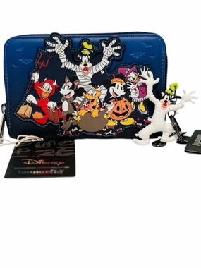 Loungefly Mickey and Friends Halloween Wallet and Goofy Mummy Keychain